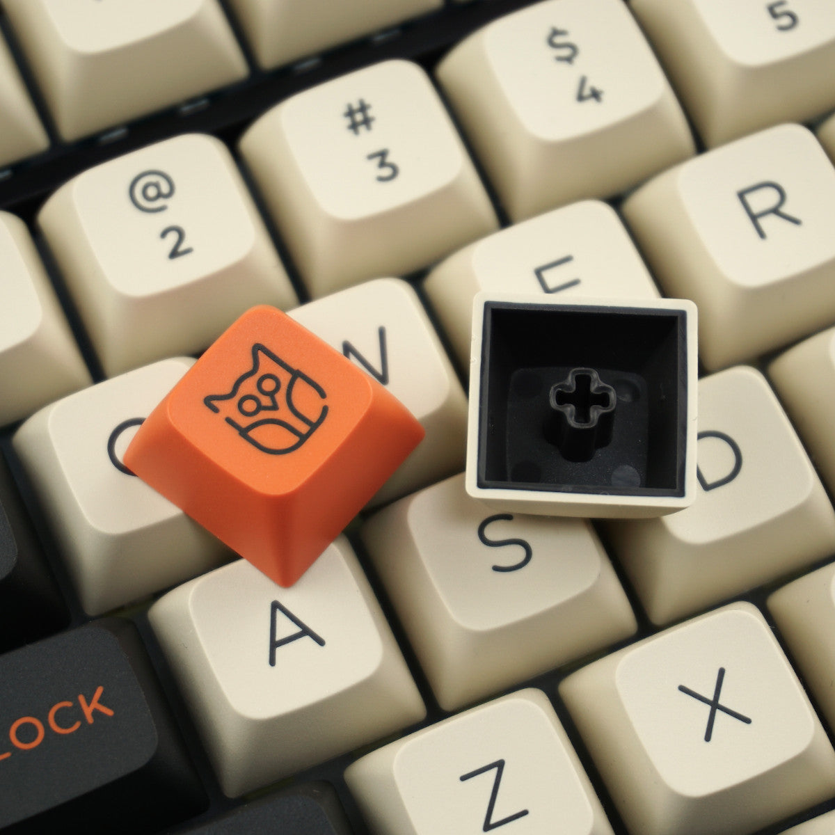 Keycapy Akko Carbon Retro Doubleshot PBT