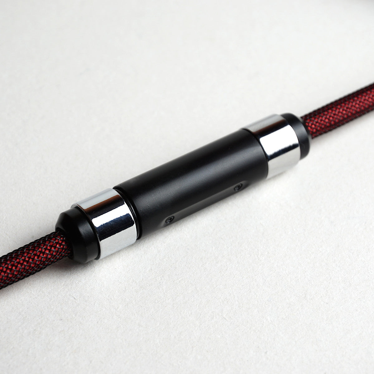 Kabel skręcony do klawiatury Aviator ciemnoczerwony