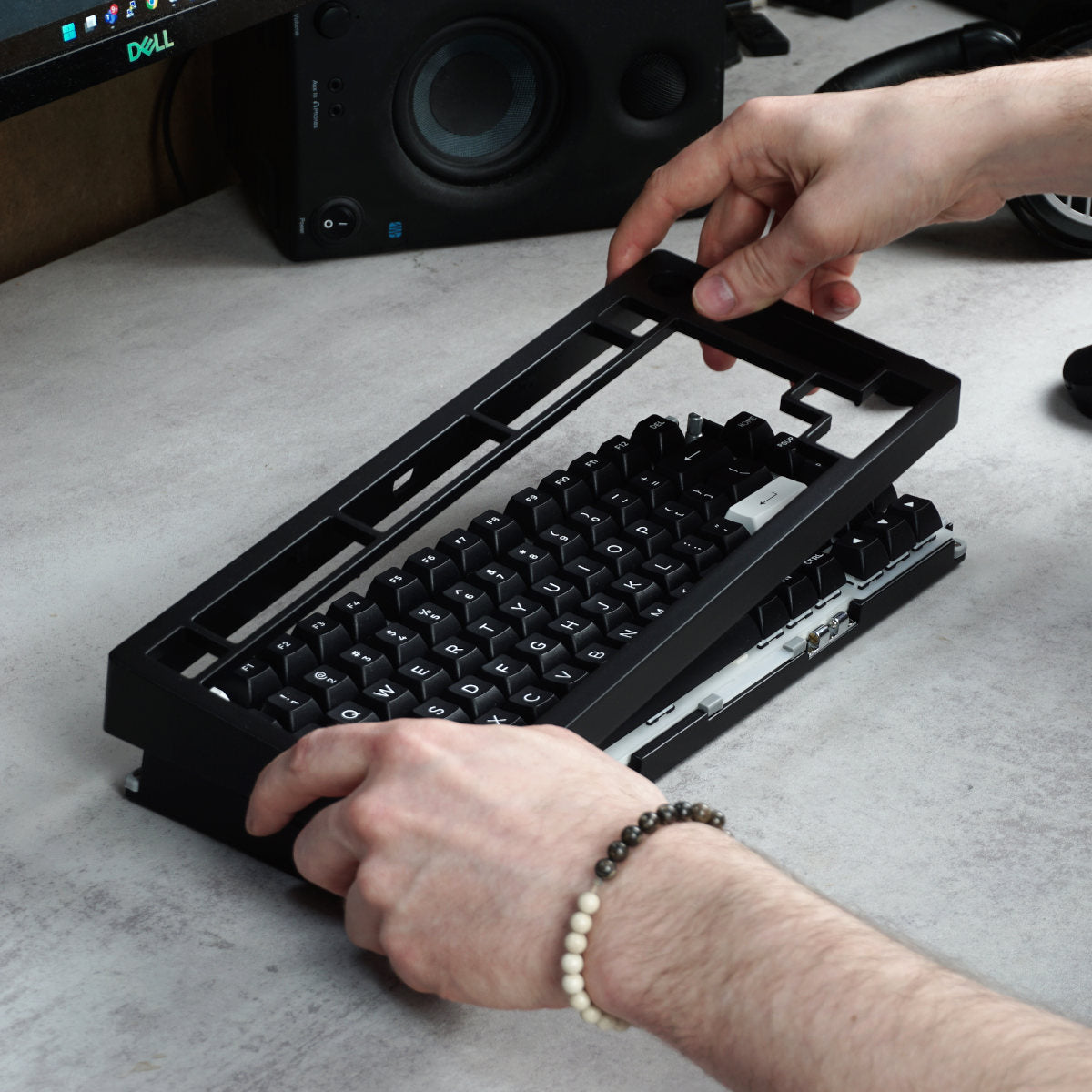 MonsGeek M1 V5 z mechanizmem ball catch