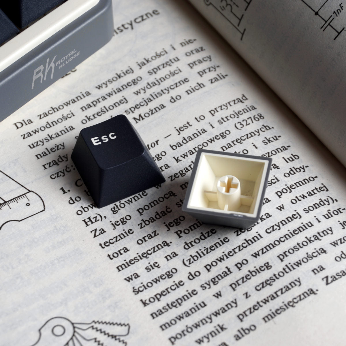 Klawiatura mechaniczna R87 Pro Keycapy