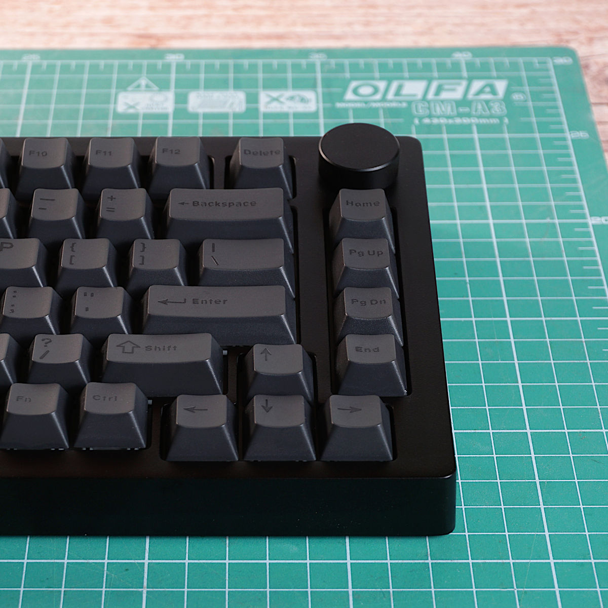 Ciemnoszare keycapy do klawiatury Doubleshot Stealth