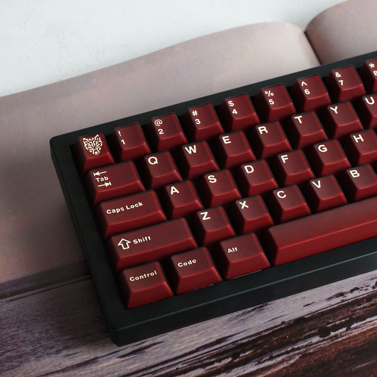 Keycapy ciemnoczerwone do klawiatury mechanicznej Cherry Doubleshot