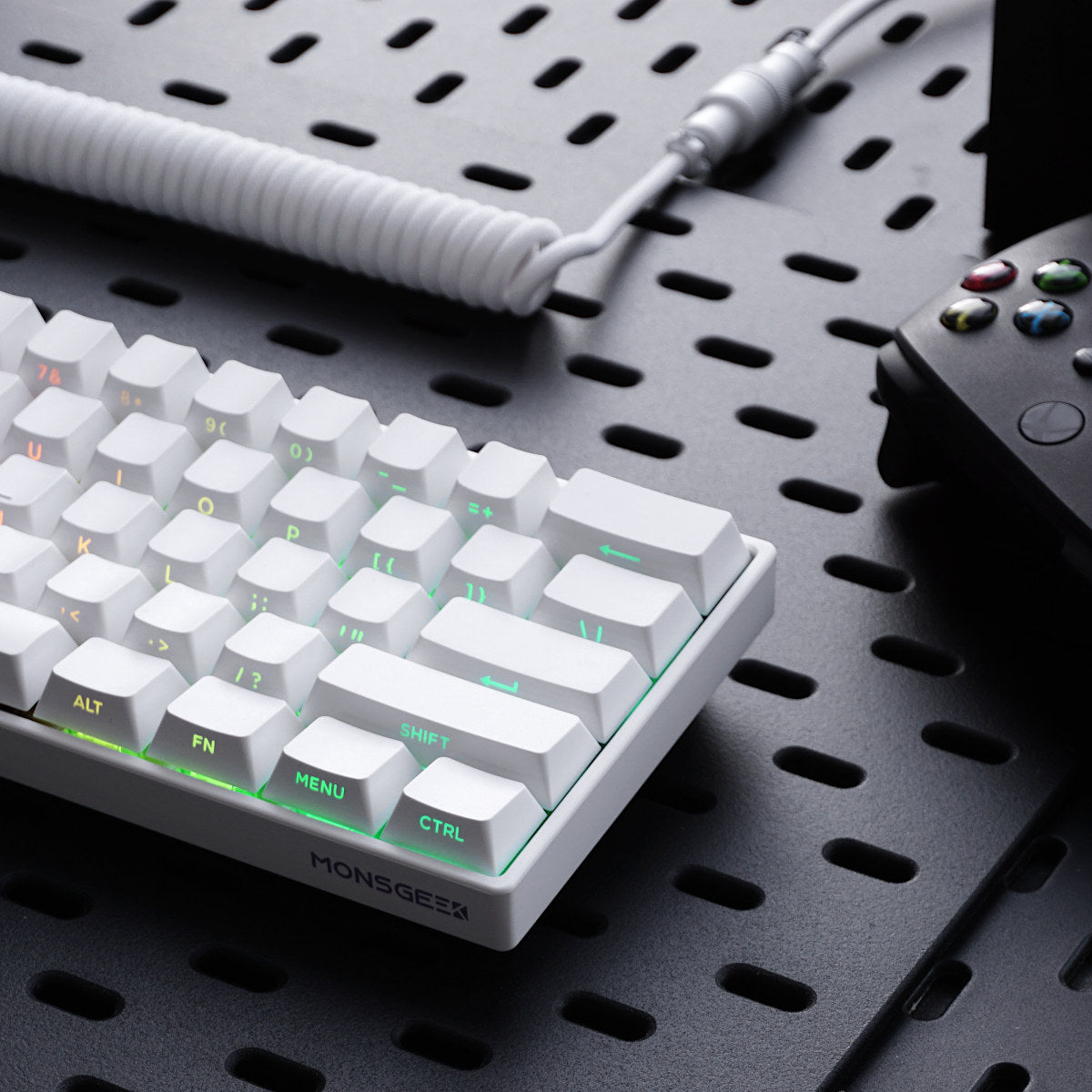 Biała klawiatura magnetyczna MonsGeek Fun60 Pro RGB