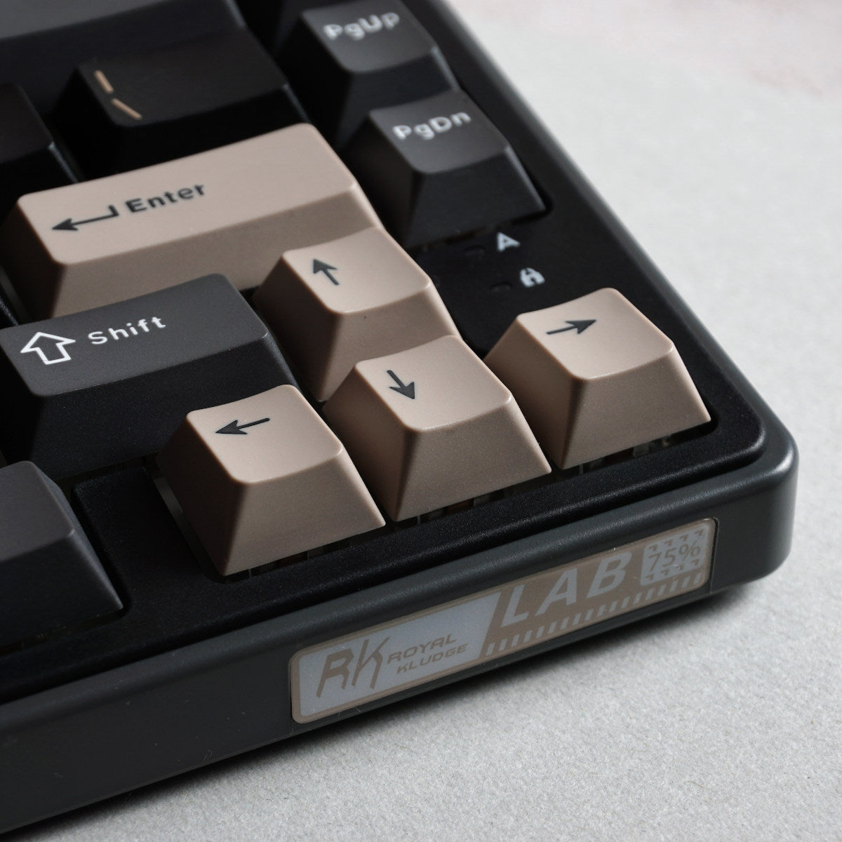 Klawiatura Royal Kludge z keycapami PBT